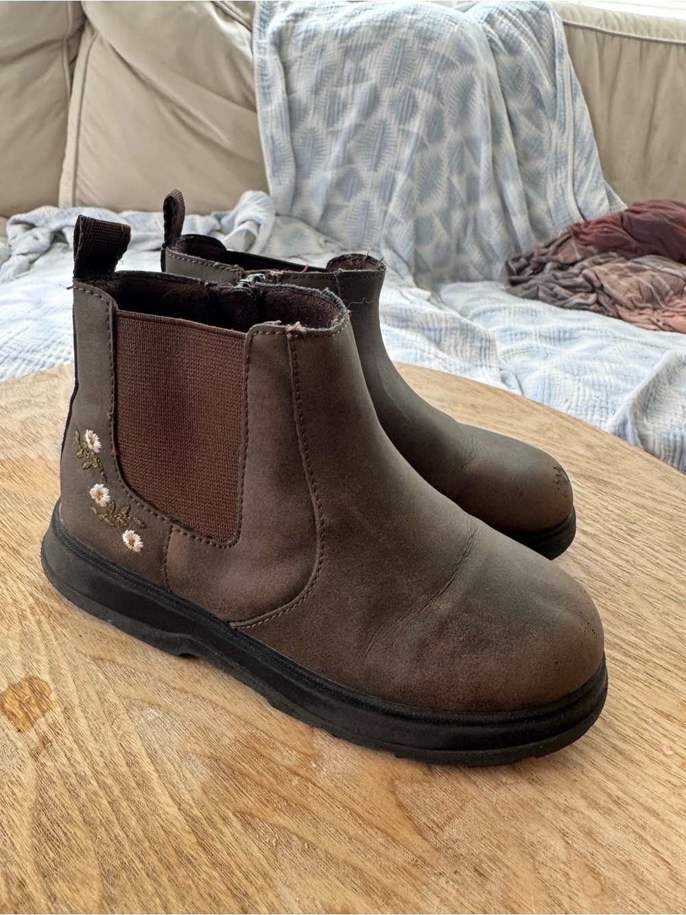 ZARA Kids Brown Chelsea Boots with Floral Accent size 27/9